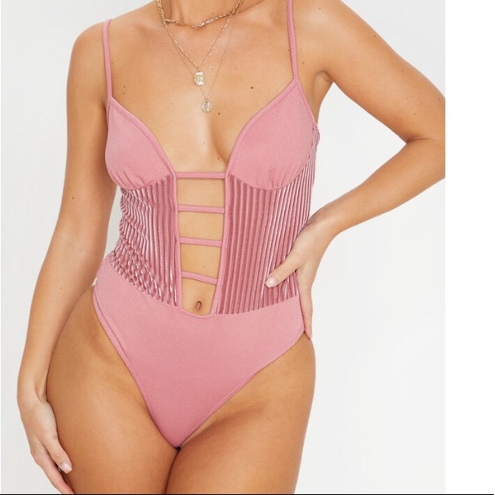 Pretty little thing women’s bodysuit size US12